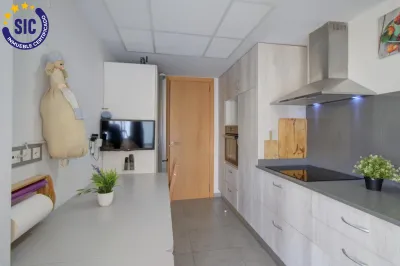 MAGNÍFICO PISO EN URBANIZACIÓN DE ALMENARA 25