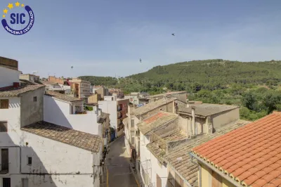 ENCANTADORA CASA EN LA BONITA POBLACIÓN DE NAVAJAS 36