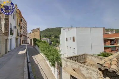 ENCANTADORA CASA EN LA BONITA POBLACIÓN DE NAVAJAS 40