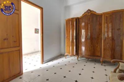 AMPLIA CASA DE PUEBLO EN LA LLOSA 12