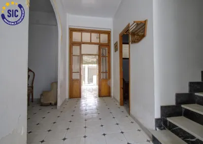 AMPLIA CASA DE PUEBLO EN LA LLOSA 13