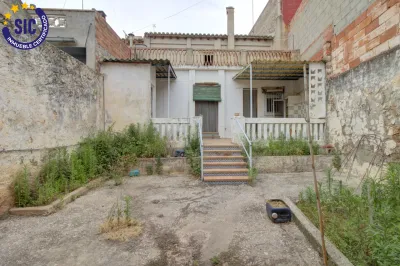 AMPLIA CASA DE PUEBLO EN LA LLOSA 0