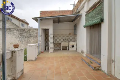 AMPLIA CASA DE PUEBLO EN LA LLOSA 33