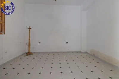 AMPLIA CASA DE PUEBLO EN LA LLOSA 4