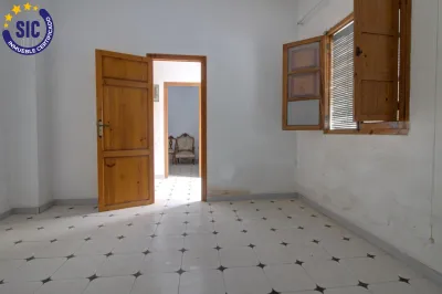 AMPLIA CASA DE PUEBLO EN LA LLOSA 7