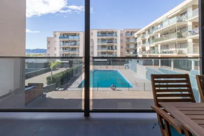 Vive en un residencial con piscina todo el año 9
