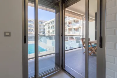 Vive en un residencial con piscina todo el año 14