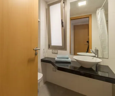 Vive en un residencial con piscina todo el año 18
