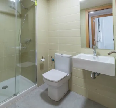 Vive en un residencial con piscina todo el año 30
