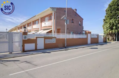 MAGNÍFICO ADOSADO EN URBANIZACIÓN DE PLAYA DE ALMAZORA 71