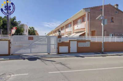 MAGNÍFICO ADOSADO EN URBANIZACIÓN DE PLAYA DE ALMAZORA 72