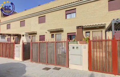 ESTUPENDO ADOSADO EN PLAYA DE CASABLANCA, ALMENARA 3