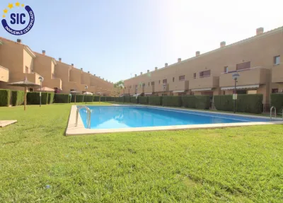 ESTUPENDO ADOSADO EN PLAYA DE CASABLANCA, ALMENARA 54
