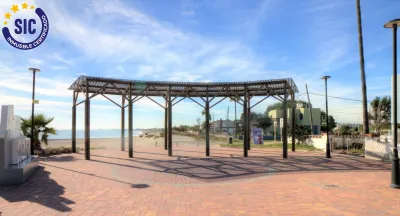 ESTUPENDO ADOSADO EN PLAYA DE CASABLANCA, ALMENARA 66