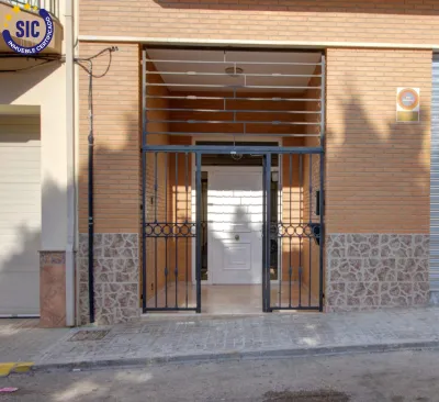 AMPLIO Y LUMINOSO PISO EN ALMENARA 38