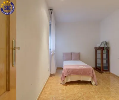 AMPLIO Y LUMINOSO PISO EN ALMENARA 4