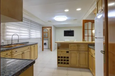 AMPLIO PISO EN EL CENTRO DE VALL DUIXO 9