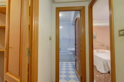 AMPLIO PISO EN EL CENTRO DE VALL DUIXO 24