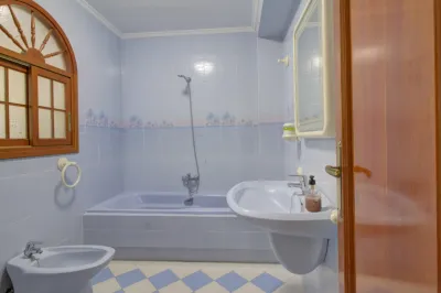 AMPLIO PISO EN EL CENTRO DE VALL DUIXO 25