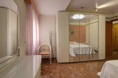 AMPLIO PISO EN EL CENTRO DE VALL DUIXO 32