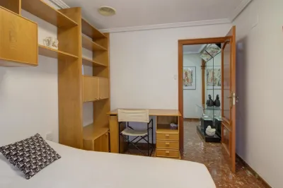 AMPLIO PISO EN EL CENTRO DE VALL DUIXO 6