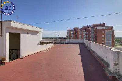 PISO EN NULES CERCA DE LA ESTACIÓN DE TREN 36