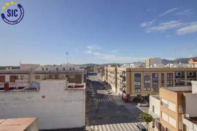 PISO EN NULES CERCA DE LA ESTACIÓN DE TREN 38