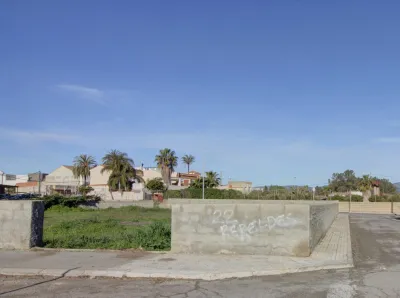 AMPLIO SOLAR URBANO EN PLAYA DE ALMENARA CASCO ANTIGUO 3