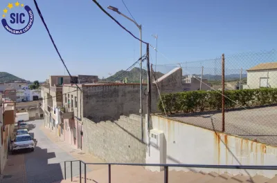 ESTUPENDO SOLAR EN LA LLOSA 13