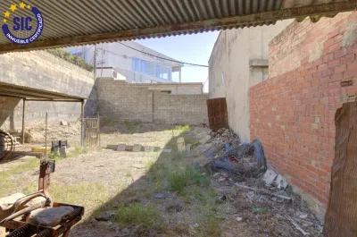 ESTUPENDO SOLAR EN LA LLOSA 0