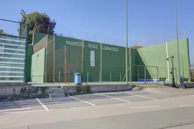 ESTUPENDO SOLAR EN LA LLOSA 22