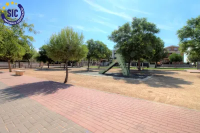 TERRENO EN INMEJORABLE ZONA DE ALMENARA 16