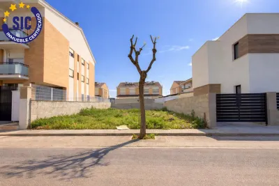 TERRENO EN INMEJORABLE ZONA DE ALMENARA 1