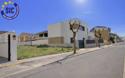 TERRENO EN INMEJORABLE ZONA DE ALMENARA 3