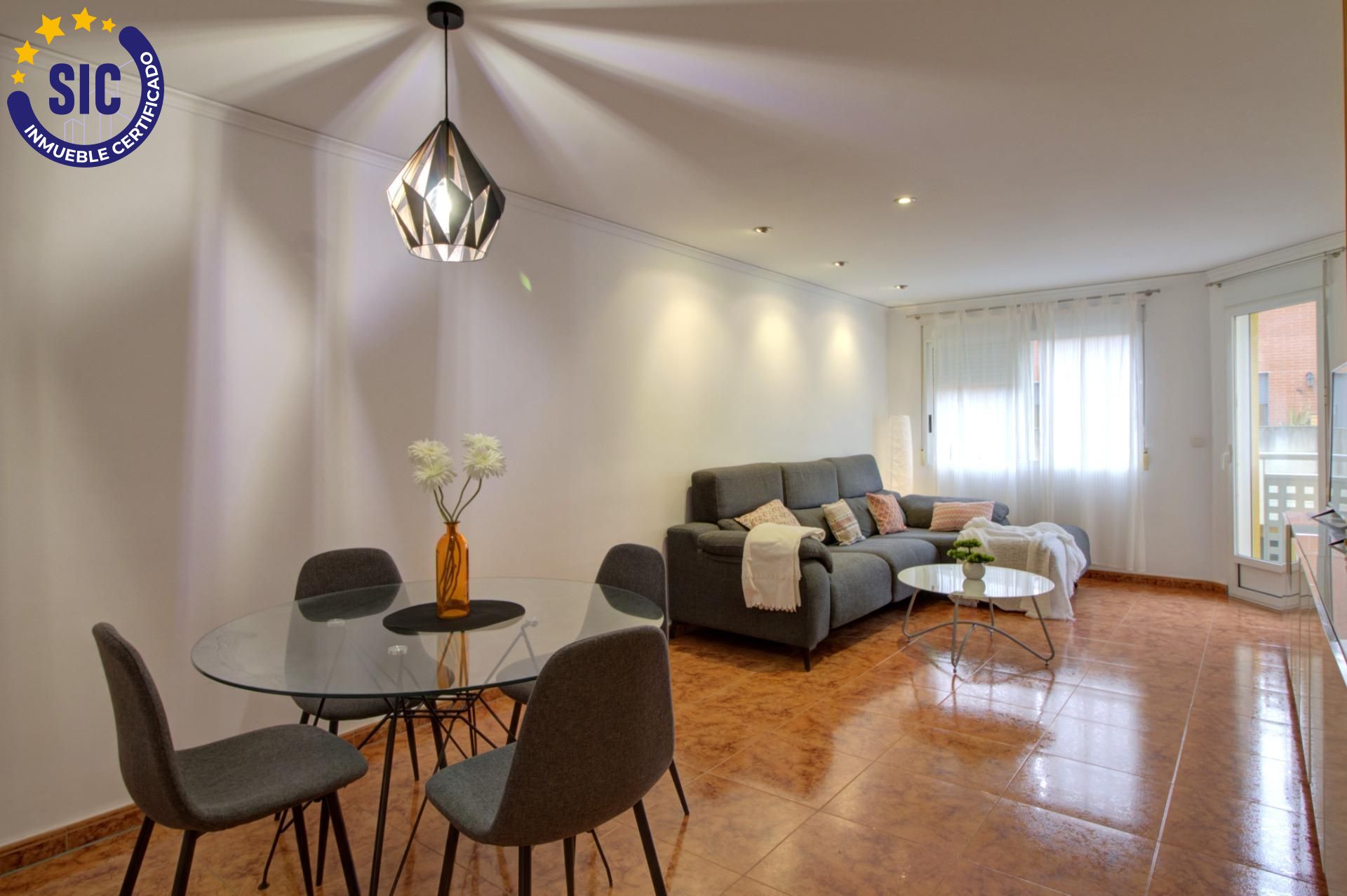 AMPLIO PISO CON GARAJE Y TRASTERO