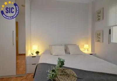 AMPLIO PISO CON GARAJE Y TRASTERO 10