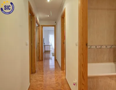 AMPLIO PISO CON GARAJE Y TRASTERO 12