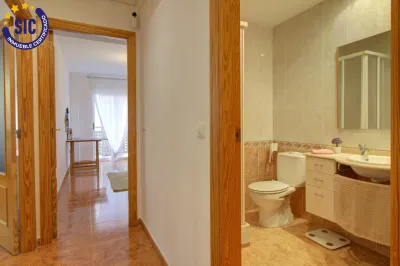 AMPLIO PISO CON GARAJE Y TRASTERO 16