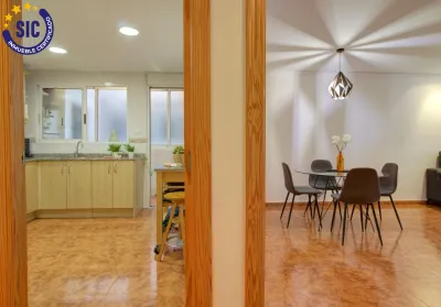 AMPLIO PISO CON GARAJE Y TRASTERO 17