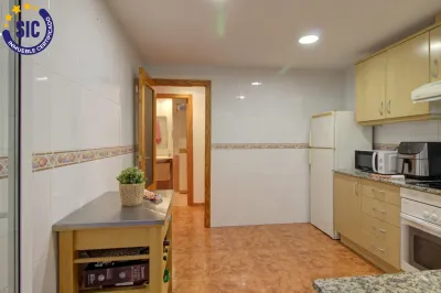 AMPLIO PISO CON GARAJE Y TRASTERO 26