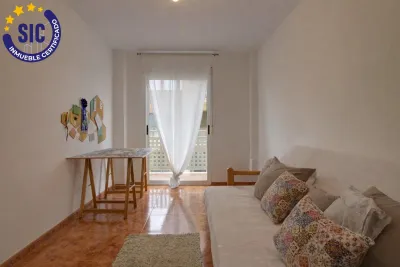 AMPLIO PISO CON GARAJE Y TRASTERO 28