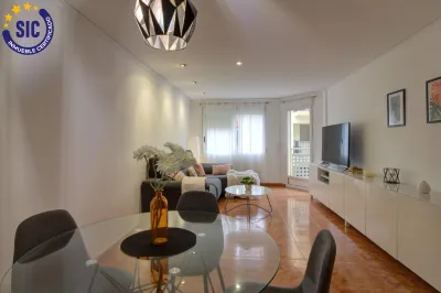 AMPLIO PISO CON GARAJE Y TRASTERO 30