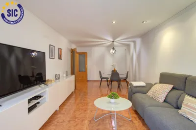 AMPLIO PISO CON GARAJE Y TRASTERO 35