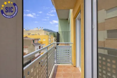 AMPLIO PISO CON GARAJE Y TRASTERO 36