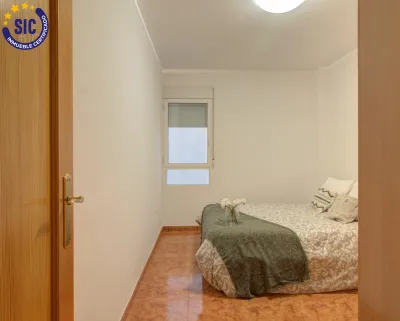 AMPLIO PISO CON GARAJE Y TRASTERO 4