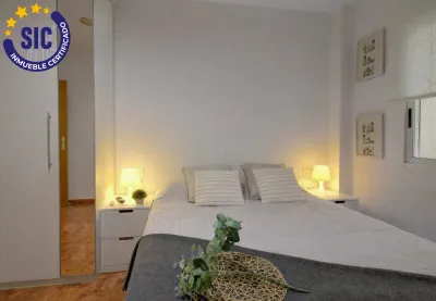 AMPLIO PISO CON GARAJE Y TRASTERO 10