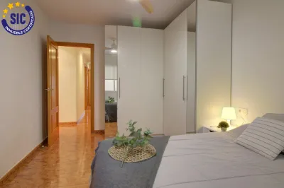 AMPLIO PISO CON GARAJE Y TRASTERO 11