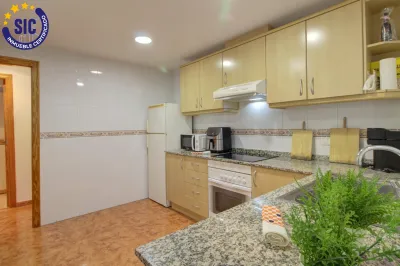 AMPLIO PISO CON GARAJE Y TRASTERO 25