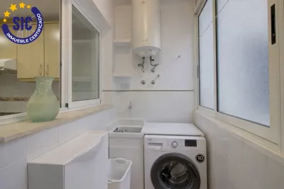 AMPLIO PISO CON GARAJE Y TRASTERO 27