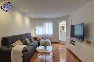 AMPLIO PISO CON GARAJE Y TRASTERO 32